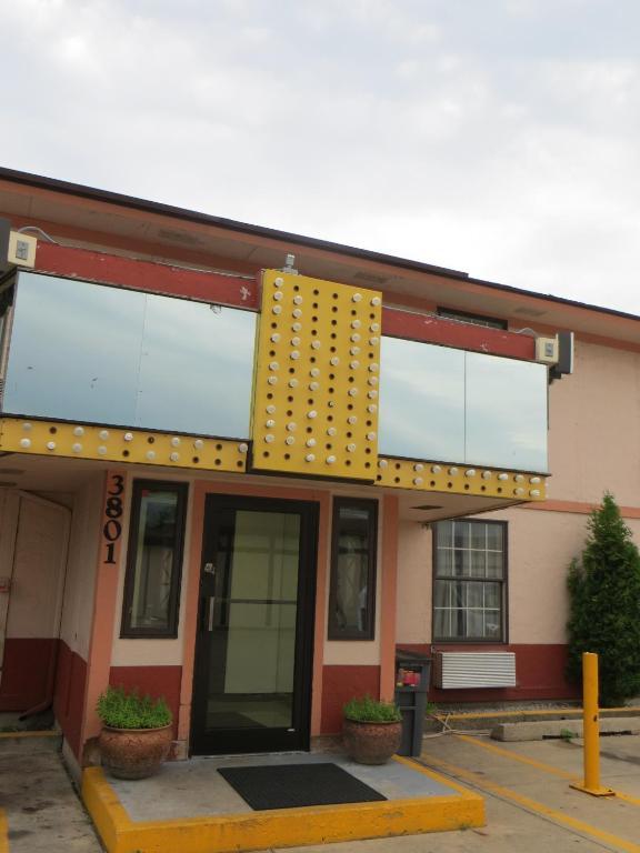 Hollywood Inn & Suites Гарні Екстер'єр фото