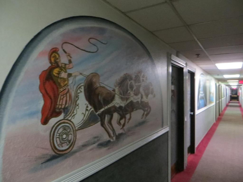 Hollywood Inn & Suites Гарні Екстер'єр фото